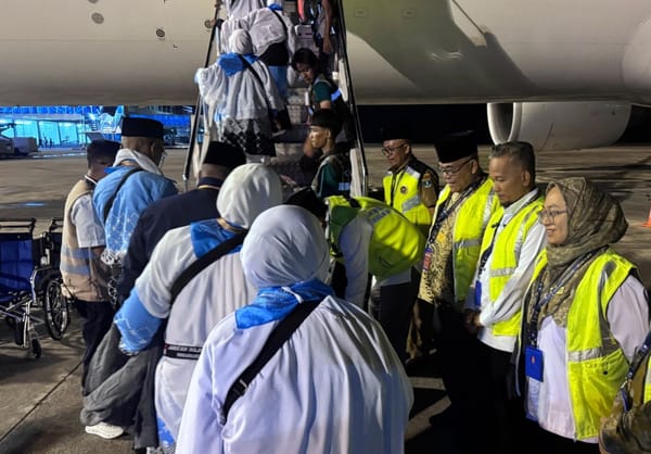 Gelombang II: Perdana, Jemaah Kloter 12 Embarkasi Padang Diberangkatkan