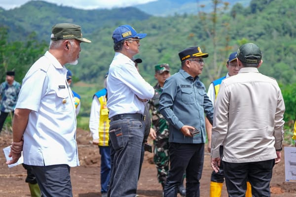 Menteri PU Tinjau Normalisasi Batang Tompo dan Lokasi Sekolah Rakyat di Tanah Datar