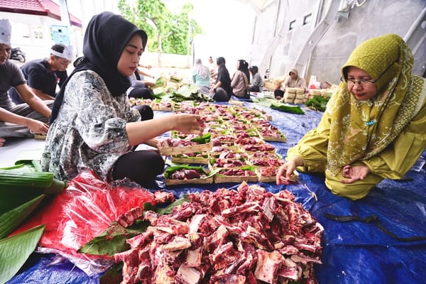 Program Charity ASN Banyuwangi, Salurkan Ribuan Paket Daging Kurban