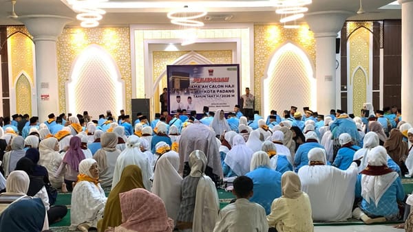 Wawako Maigus Nasir Lepas 393 JCH Kota Padang, Titipkan Empat Pesan Utama