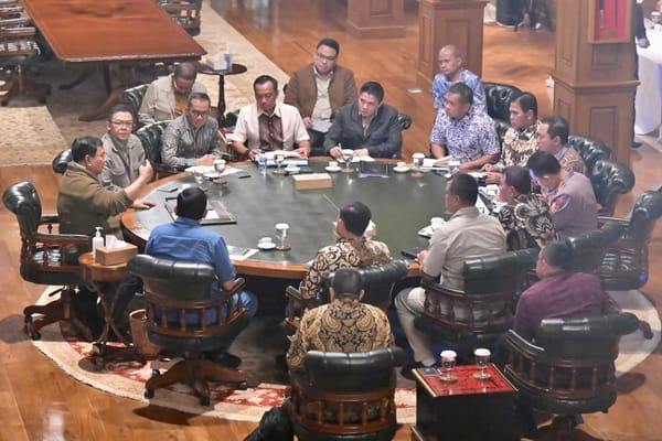 Rapat Terbatas di Hambalang, Presiden Prabowo Bahas Aspirasi Serikat Pekerja dan Peran Perguruan Tinggi