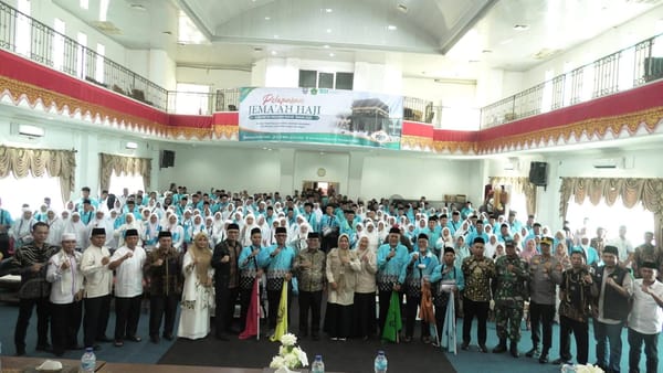 194 Jemaah Calon Haji Pasbar Kloter 10 Dilepas Menuju Embarkasi Padang