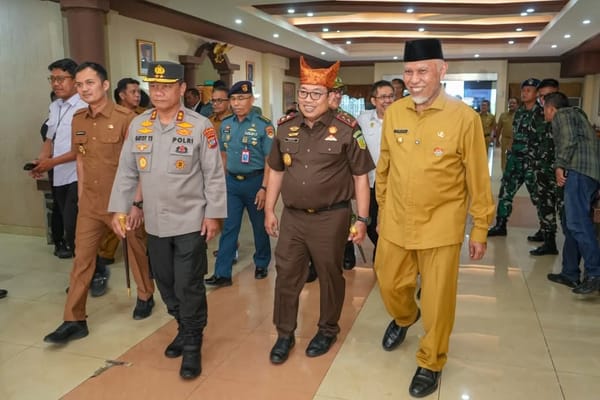 Gubernur Mahyeldi Sambut Kedatangan Dedie Tri Hariyadi Sebagai Kajati Sumbar yang Baru