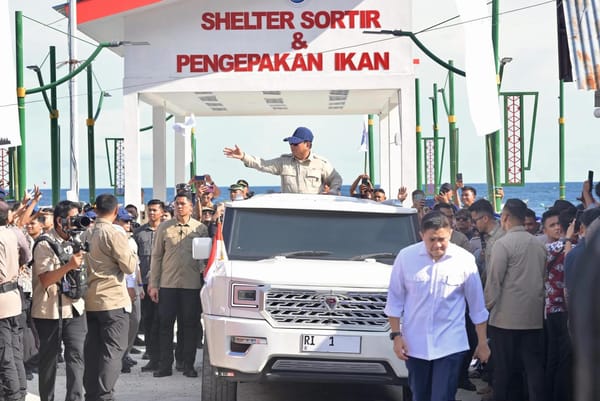 Presiden Prabowo Tinjau Shelter Sortir dan Pengepakan Ikan Kampung Nelayan Merah Putih di Gorontalo