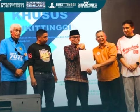 Wawako Ibnu Asis Hadiri Reuni 170 Tahun SMAN 2, Alumni Dukung Bukittinggi Jadi Daerah Khusus