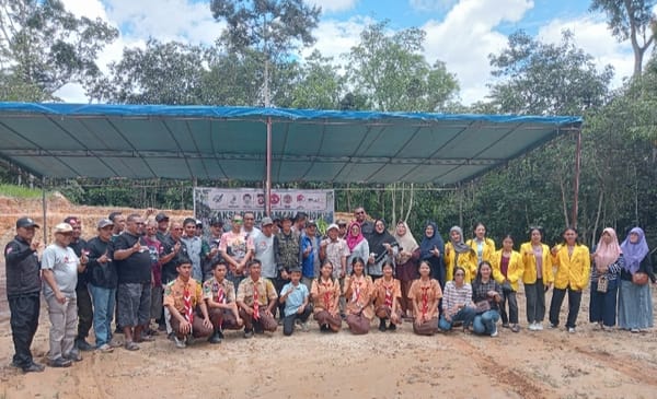 Dari Tangan Jurnalis untuk Alam, Aksi Hijau di Riam Sentegung Landak