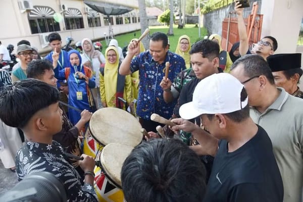 Pemko Pariaman Gelar Festival Maantaan Sambareh, Lestarikan Budaya Lokal