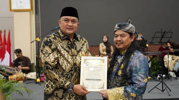 Bupati Bogor Terima Tanda Kehormatan dari Kerajaan dan Kesultanan Nusantara