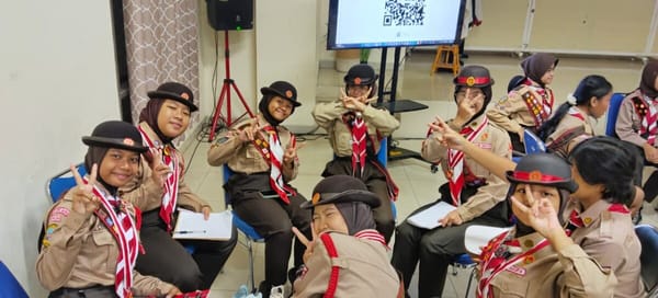 Liburan Sekolah Anggota Pramuka DKI Perdalam Pengetahuan Jurnalistik