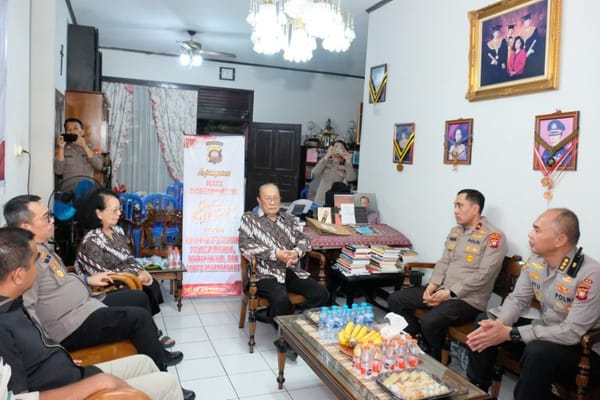 Menjaga Tali Pengabdian, Polda Kalbar Sambangi Sesepuh Polri Jelang Hari Bhayangkara ke-80