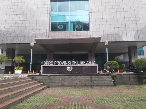 Pendapatan Masih "Gelap", Komisi C DPRD DKI Tuntut Transparansi Pajak BBM dan PLN