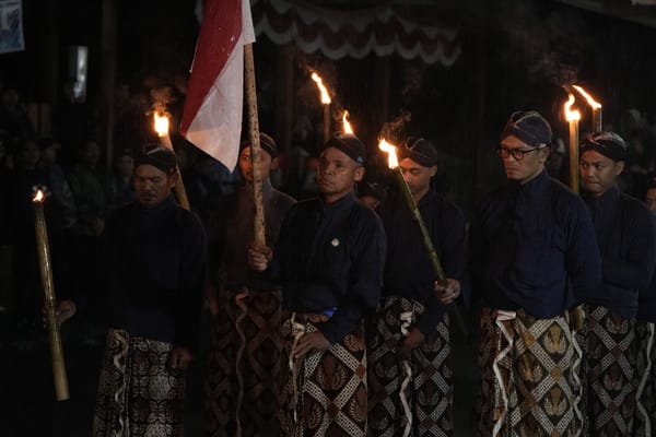 Peringati Malam 10 Suro, Laku Tapa Brata Hargo Merapi Berlangsung Khidmat