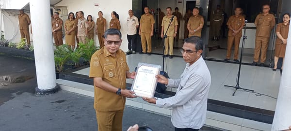 Wali Kota Ambon Dorong UMKM Bersertifikat Halal untuk Tembus Pasar Lebih Luas