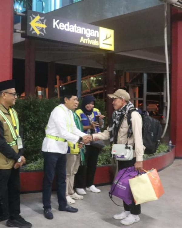 Sekda Maluku Sambut Kepulangan 387 Jemaah Haji kloter 24 di Kota Ambon