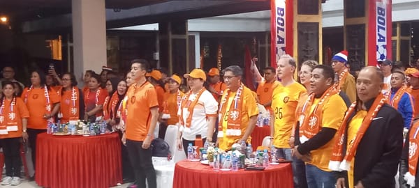 Dubes Belanda Hadiri Nonton Bareng di Ambon, Belanda Menang lawan Swedia 5-1