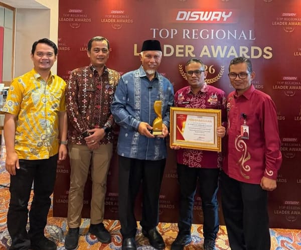 Komit Kembangkan Ekonomi Umat dan Budaya Halal di Sumbar, Gubernur Mahyeldi Raih Penghargaan Nasional