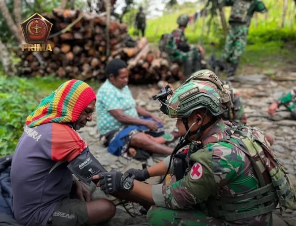 ‎Satgas Yonif 743/PSY Pos Merah Putih Bantu Masyarakat melalui kegiatan Free Medical Care