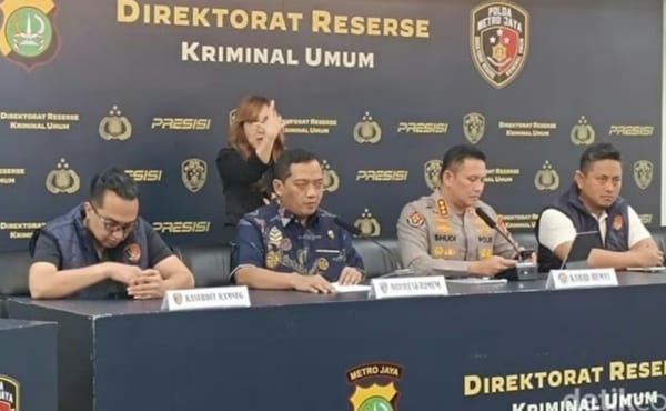 Polda Metro Jaya Mengamankan  Roy Suryo dan dr Tifa Kasus Dugaan Pencemaran Nama Baik