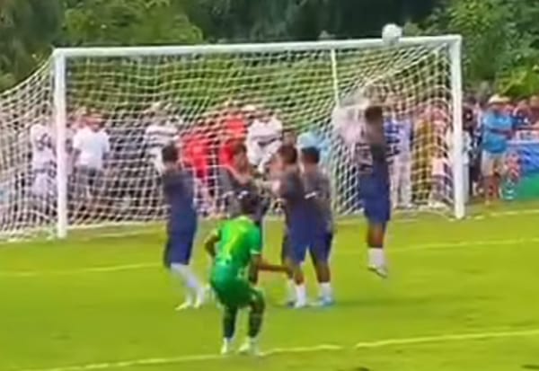Kota Ternate Raih Kemenangan 2 - 1 Atas Tuan Rumah Halut Pada Laga Perdana Cabor Sepakbola