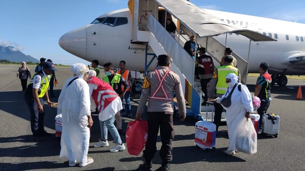 Jemaah Haji Kloter 13 Embarkasi Makassar Asal Maluku Utara Tiba di Ternate