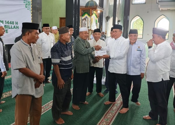 BAZNAS Kota Ternate Serahkan Bantuan Fisabilillah Untuk Imam dan Badan Syara