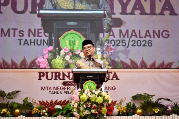 Hadiri Langsung Purnawiyata MTsN 2 Kota Malang, Kakanwil Kemenag Jatim Beri Pesan Adab dan Karakter