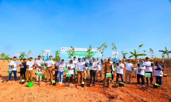 Pelindo Tanam 2.500 Pohon di TPA Basirih, Perkuat Komitmen ESG dan Pelestarian Lingkungan