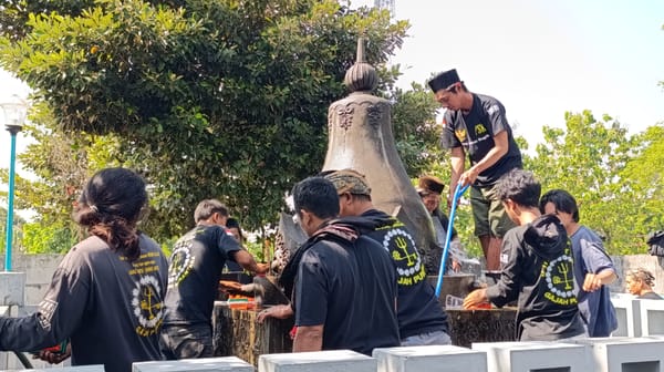 Di Pamuksan Jayabaya, Warga Menang Menjaga Warisan dengan Gotong Royong