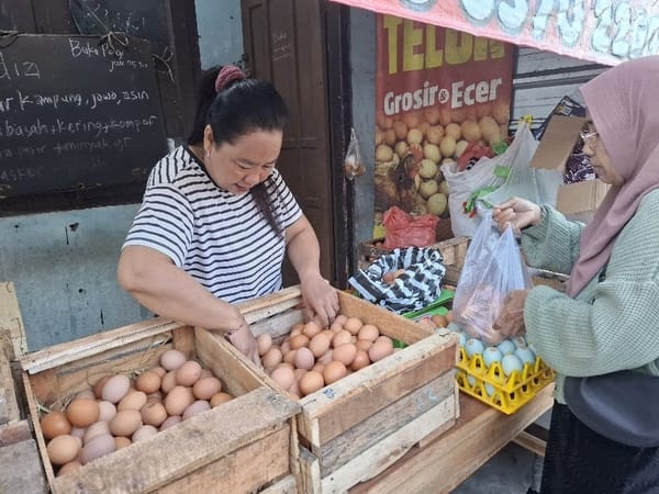 Libur MBG, Harga Telur di Solo Terjun Bebas hingga Rp21 Ribu per Kg
