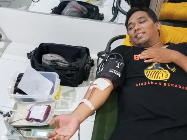 Peringati Donor Darah Sedunia, UPD RS M. Jamil Padang Gelar Donor Darah Disela "Car Free Day"