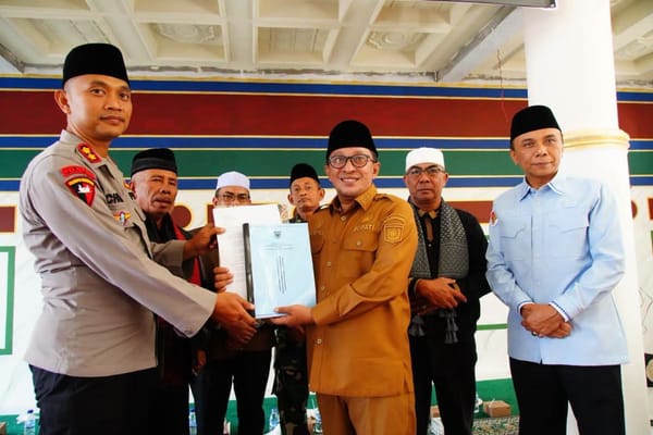 Hari Bhayangkara ke-80, Bupati Tanah Datar Apresiasi Inovasi "Kembali ke Surau" Polres: Model Pendekatan Humanis yang Layak Dicontoh
