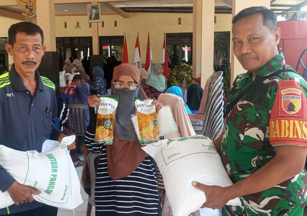 Ribuan Warga di Enam Desa di Jember Bersyukur Dapat Bantuan Beras & Minyak Goreng
