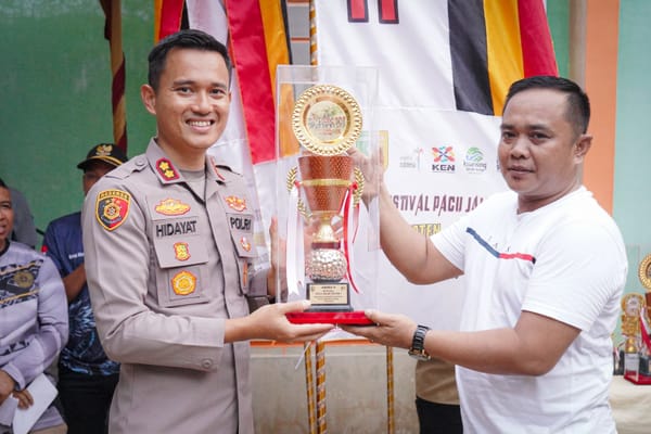 Puncak Event Festival Pacu Jalur Rayon I Inuman, Mahkota Juara Diraih Jalur Alam Cahayo Tuah Nagori