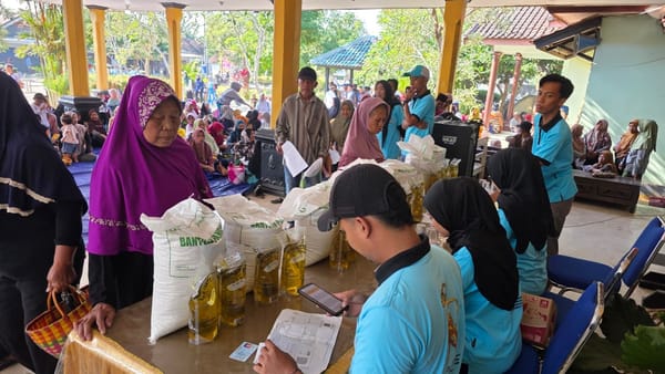 Pemkab Jember Menyalurkan Beras dan Minyak Goreng Kepada 1.074 KPM