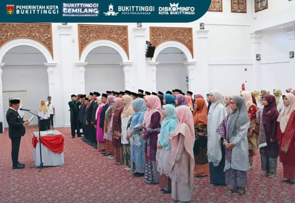 Wako Ramlan Lantik 30 Pejabat Administrator dan Pengawas serta 23 Kepala Sekolah