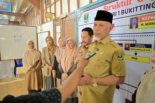 Tinjau Pelaksanaan SPMB di SMAN 1 Bukittinggi, Gubernur Pastikan Seleksi Berjalan Transparan, Objektif, dan Bebas Intervensi