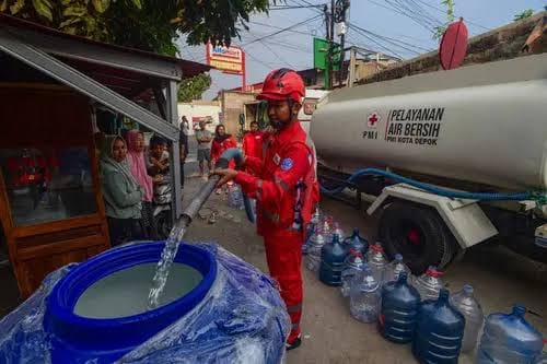 Pemkab Bogor Salurkan 12.000 Liter Air Bersih ke Parung Panjang, Antisipasi Dampak Kemarau