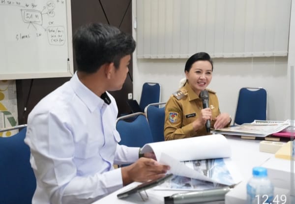 Karolin Jemput Bola ke Pusat, Kejar Sekolah Rakyat untuk Dongkrak IPM Landak