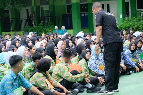 Polda Kalbar Bekali Siswa Baru Tangkal Hoaks, Literasi Digital Jadi Tameng Generasi Muda