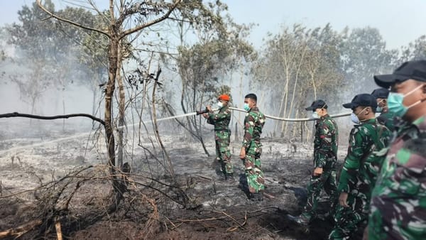 Karhutla Kembali Mengamuk di Kubu Raya, Asap Tebal Membumbung