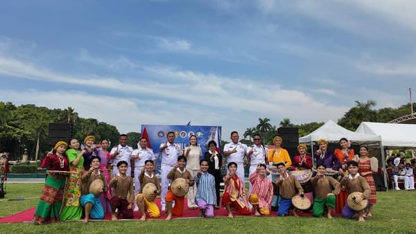 Melodi Persahabatan di Rizal Park : Saat Reog dan Gemufamire Memikat Hati Warga Manila