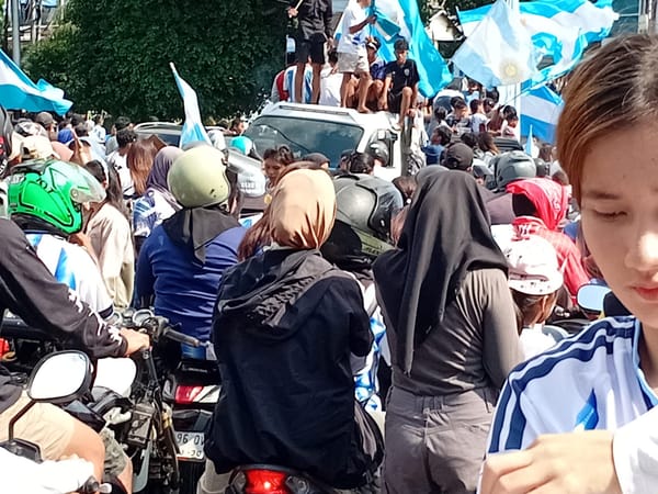 Messi Bawa Argentina Menang Dramatis, Euforia Nobar Piala Dunia 2026 Menggema di Ternate
