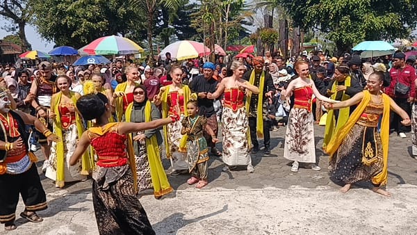 Dari Gunungan Hingga Lengger Bule, Pesona Grebeg Suran Baturaden
