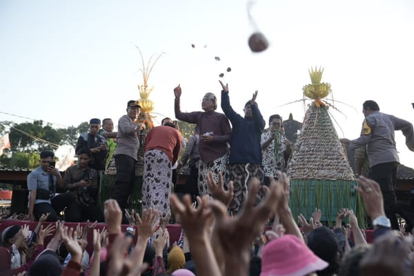 Saat 1,5 Ton Apem Menjadi Simbol Maaf dan Persaudaraan di Saparan Ki Ageng Wonolelo
