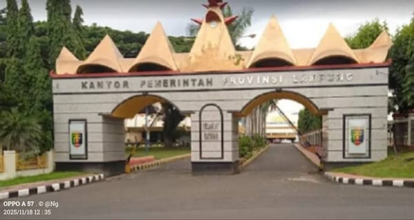Gubernur  Mirza Hari Ini Saksikan Nikah Massal Begawi Cinta Lampung 2026 dan Sekdaprov Lampung Marindo Buka Kejurda Padel