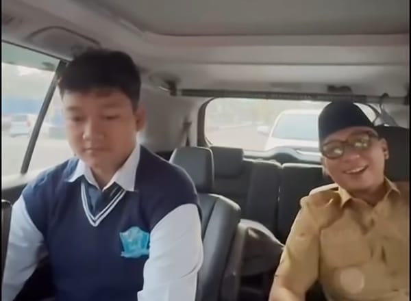 Laksanakan GAMAS, Gubernur Mirza Antar Putra Sulungnya Masuk Sekolah