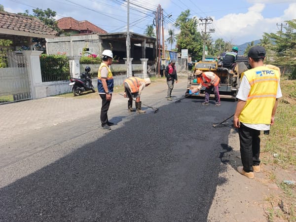 TRC Infrastruktur NTB  Bergerak Cepat  Perbaiki Jalan Kuripan–Kediri