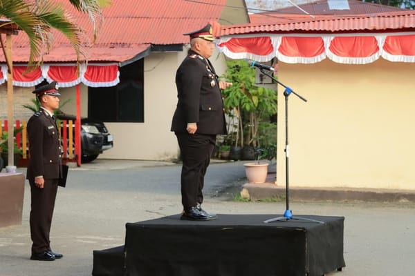 Penyaluran Beras, Penyerahan Hadiah Lomba dan Syukuran Warnai Upacara Hari Bhayangkara ke -80 di Polresta Ambon