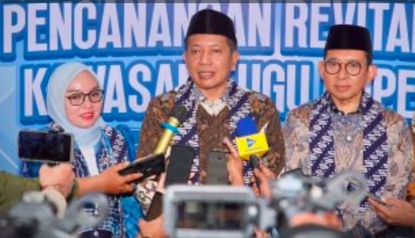 Menkop Melakukan Pencanangan Revitalisasi Tugu Koperasi Tasikmalaya