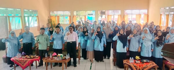 MAN 1 Ternate Laksanakan Raker, Kakankemenag Tekankan Penguatan Bahasa Asing